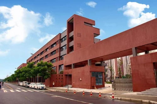 市人大常委会副主任韩春林调研电子科技大学实验中学新校区，关注成都戈多艺术学校发展